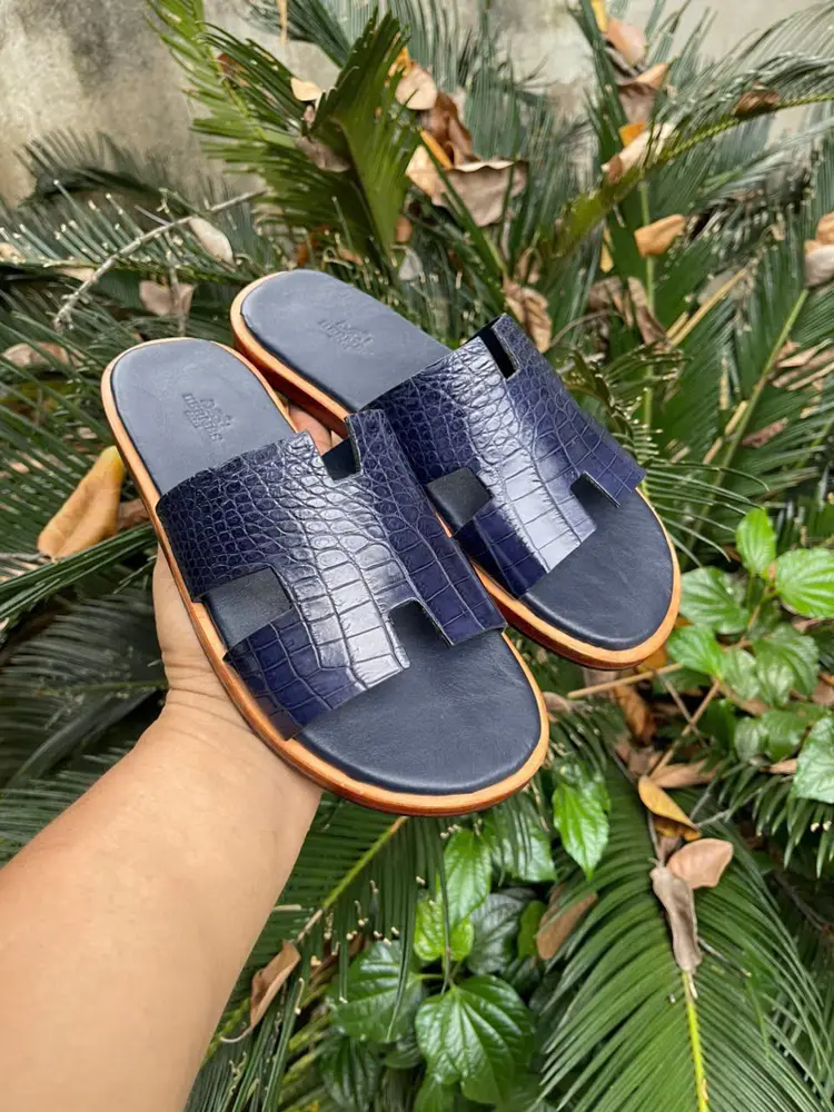 Dép da cá sấu đặt riêng